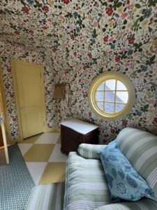 Want to remove your wallpaper in the Portland, Oregon metro area